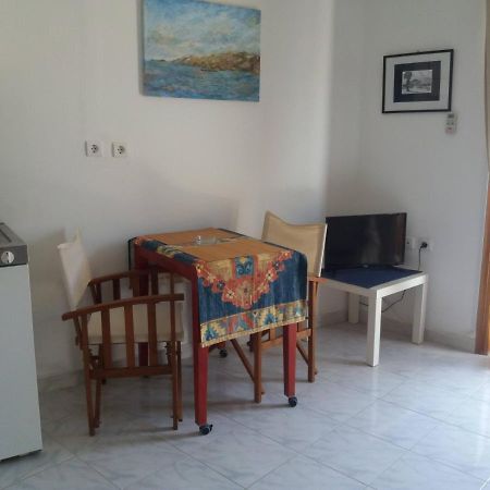 Apartment In Poros Poros Town Exterior photo