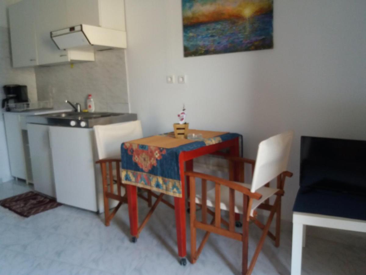 Apartment In Poros Poros Town Exterior photo